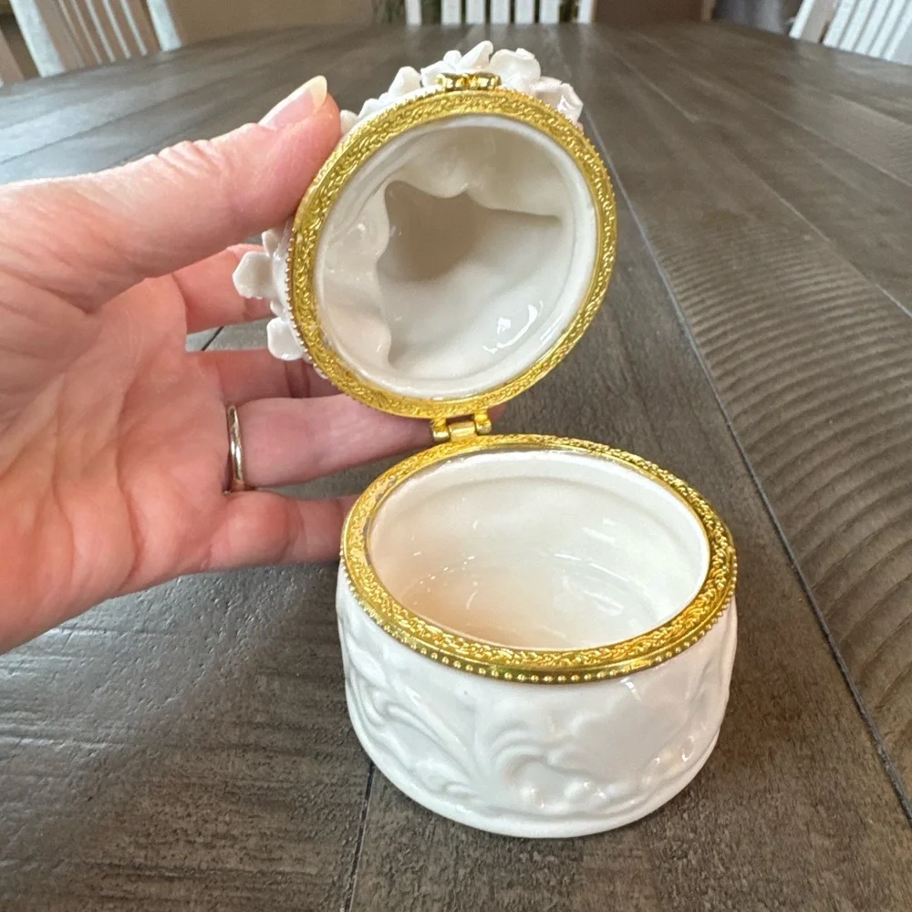 Vintage Cherub Angel Trinket/Jewelry Box Jar Container